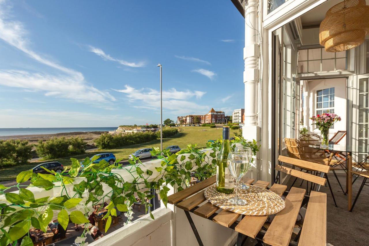 Ferienwohnung A View Of The Bay- Panoramic Sea Views- Sleeps 4 Westgate-on-Sea Exterior foto