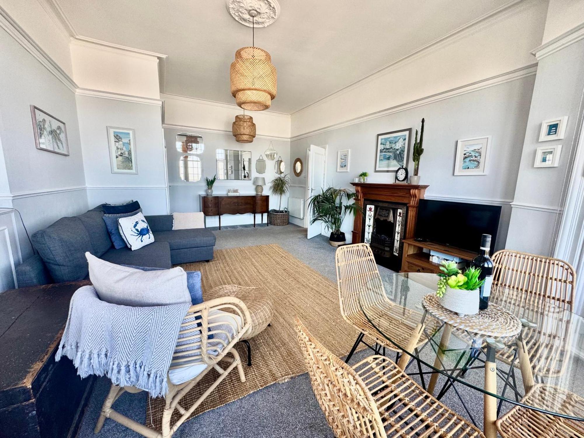 Ferienwohnung A View Of The Bay- Panoramic Sea Views- Sleeps 4 Westgate-on-Sea Exterior foto